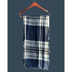 TIMELESS BLUE PLAID PICNIC STYLE SCARF BLANKET